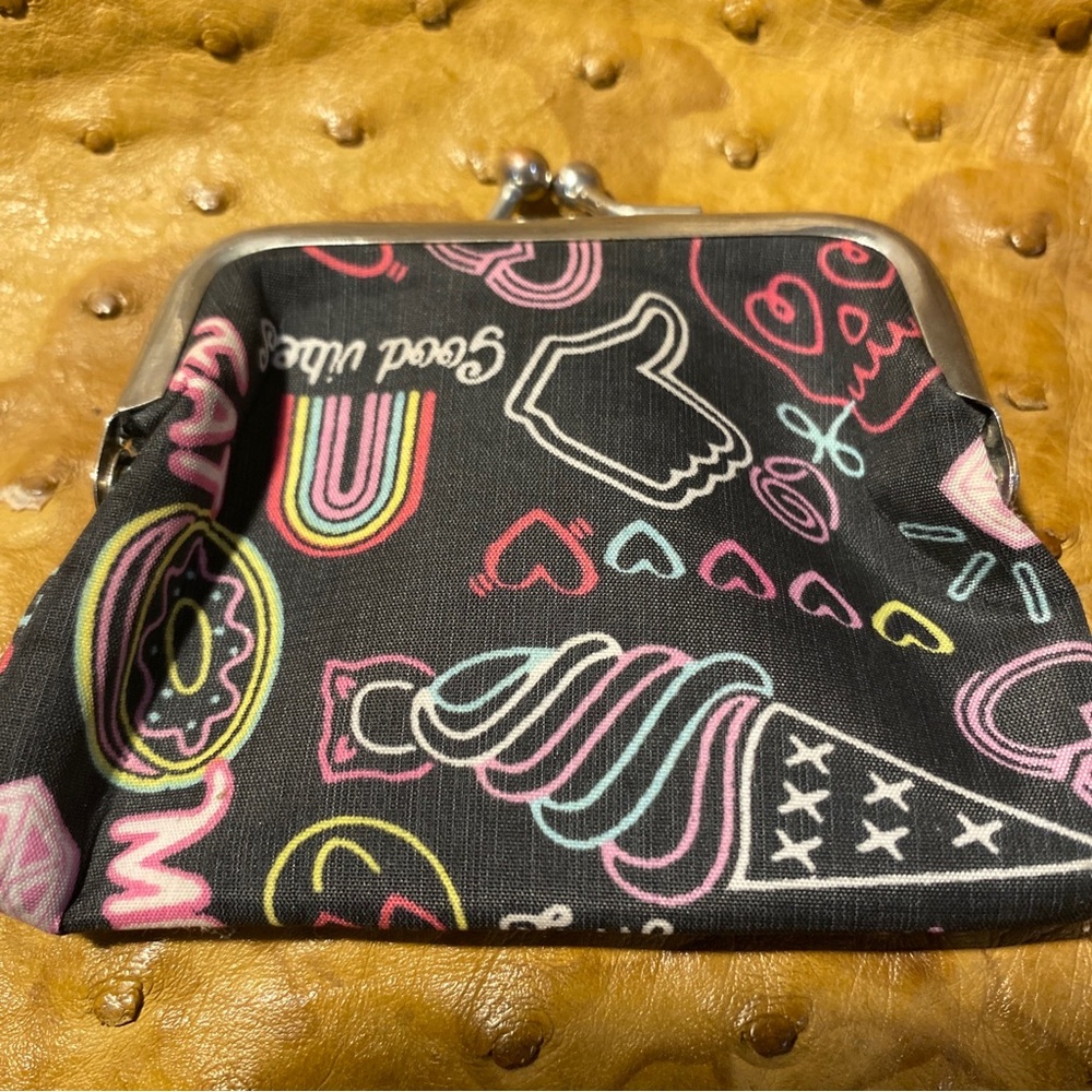 Good vibes, coin wallet vintage
